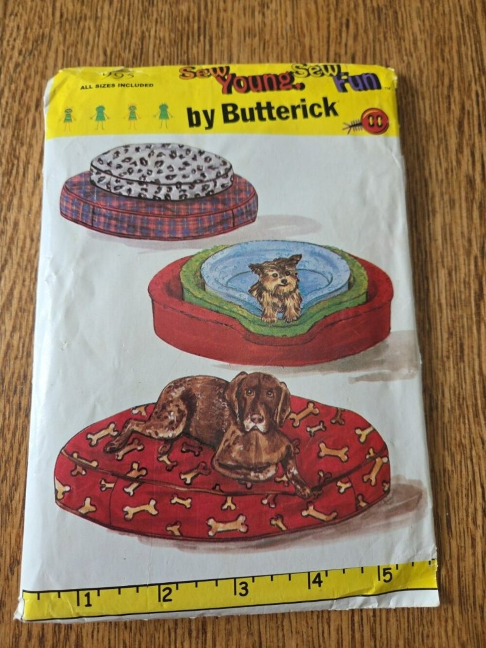 NEW Uncut Butterick 995 Vintage sewing pattern for Dog Beds All Sizes Included